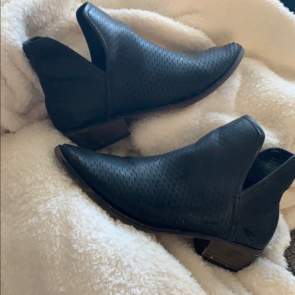 American eagle booties!